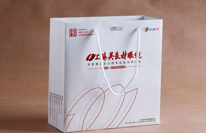 供应服装袋，上海高档产品包装袋厂家上海高档产品包装袋厂家电话，高档产品包装袋厂家价格，上海高档产品包装袋在哪里有定做