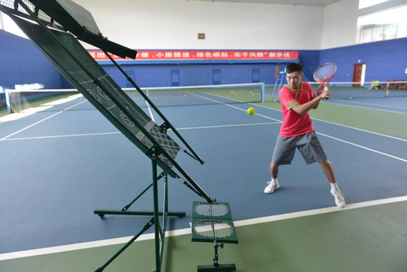 供应广东网球训练器网球练习网球训练网球发球器网球训练器厂家价格