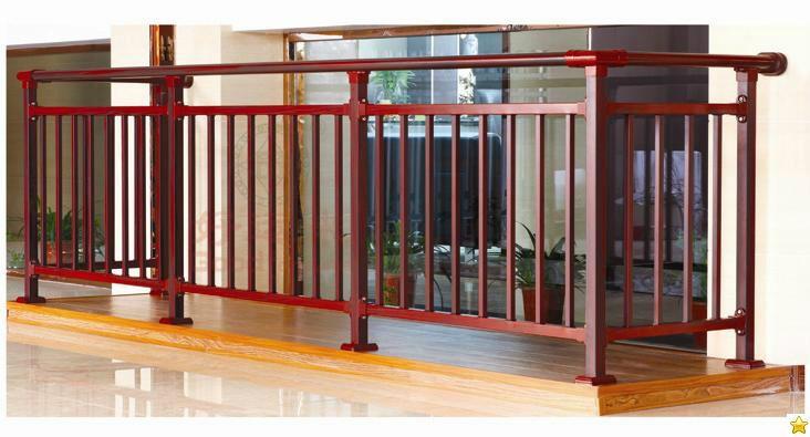 保定仿木纹阳台栏杆，喷塑护窗围栏产品具有较好的抗冲击性能，玻璃阳台护栏可定制款式图片