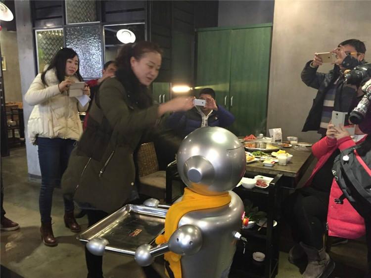 送餐机器人供应送餐机器人
