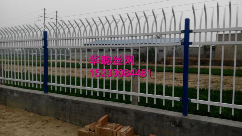 供应围墙锌钢铁艺护栏网 小方管耐腐蚀