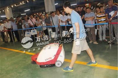 供应北京扫地机自动清扫机手推式图片