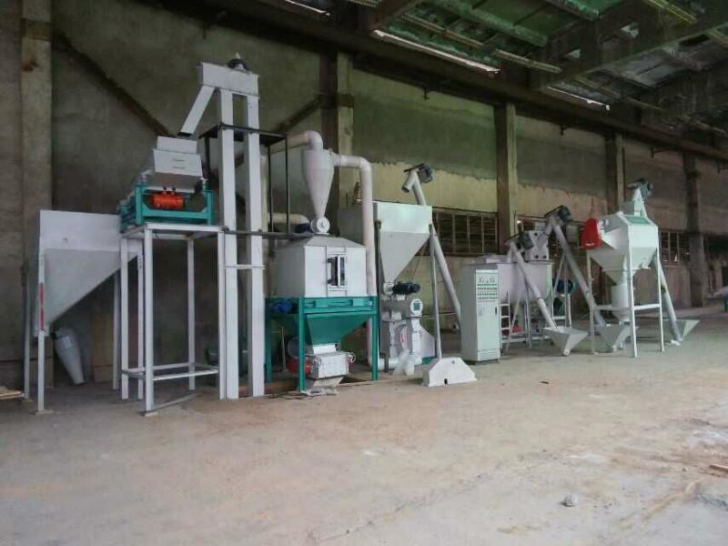 供应颗粒饲料机，山东双鹤专业生产的环模250型经济实用颗粒机