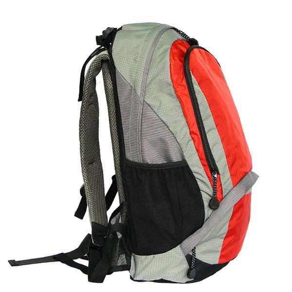 供应休闲双肩包户外包运动背包旅行包