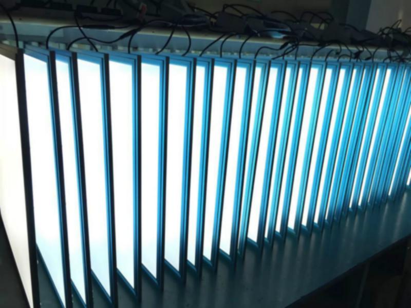 亮度高寿命长LED面板灯300600批发
