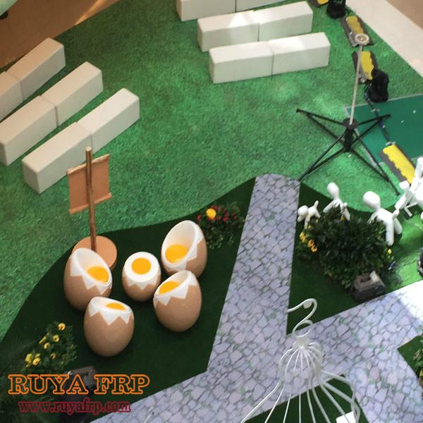 供应玻璃钢鸡蛋组合设计定做厂家异形家具酒店餐厅美陈餐桌椅图片