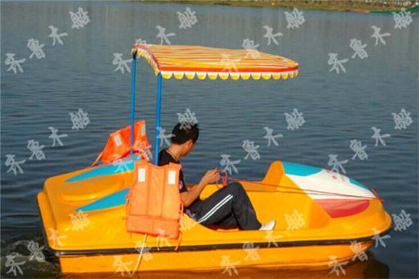 供应公园观光脚踏船/游玩玻璃钢船