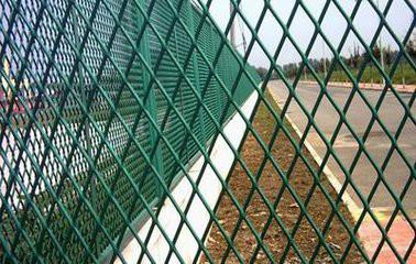 供应钢板护栏网、钢板护栏网厂家、钢板护栏网价格图片