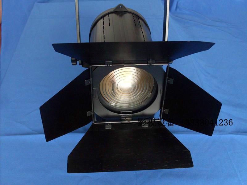 供应人像轮廓灯光LED便携式聚光灯螺纹透镜色温可调可选配280三脚架