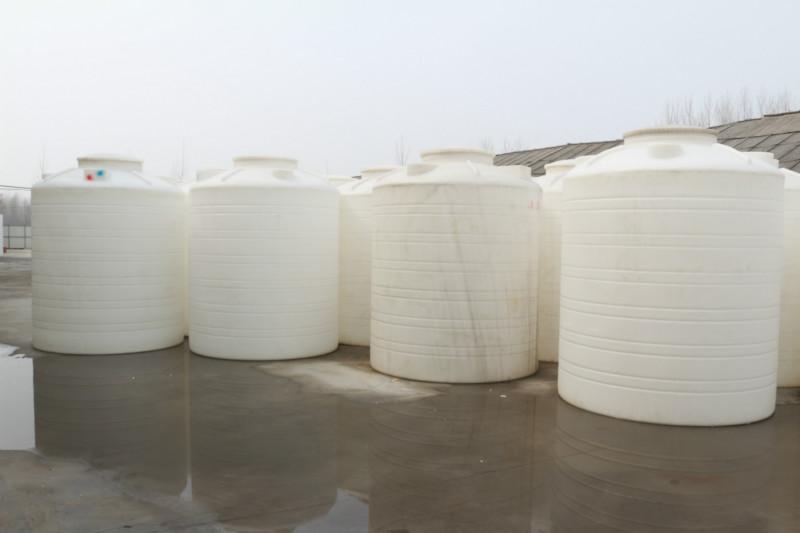 供应10吨塑料桶生产厂家，10吨耐酸碱储罐批发，10吨减水剂储罐哪里有卖的