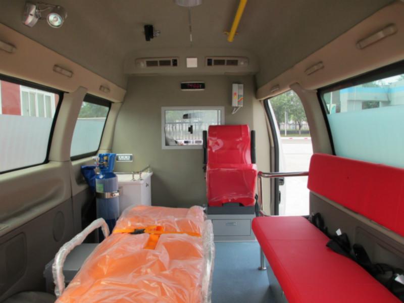 最便宜山东蒙派克救护车5米3简易型批发