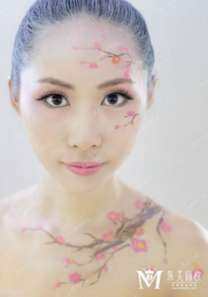 广州哪里可以学化妆 广州化妆培训批发